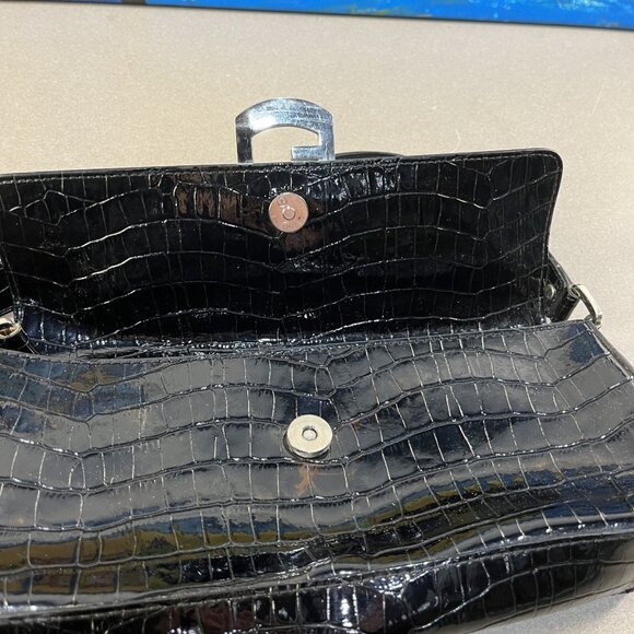 Vintage Y2K Style Guess Bag (Black) - Picture 3 of 5